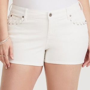 🔥 Torrid white denim shorts NWOT
